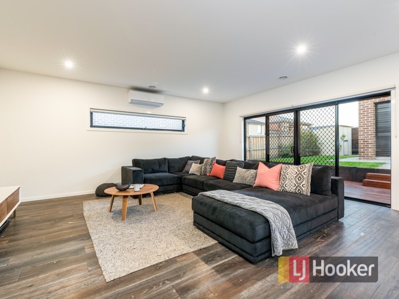 13 Cotswold Crescent, Officer VIC 3809