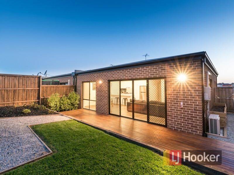 13 Cotswold Crescent, Officer VIC 3809