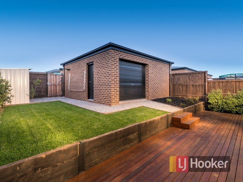 13 Cotswold Crescent, Officer VIC 3809