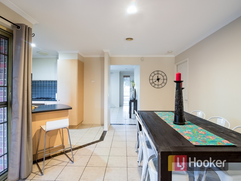 11 Chatswood Drive, Narre Warren South VIC 3805