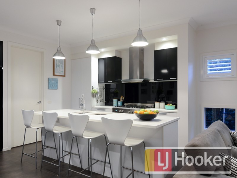 10 Norris Grove, Berwick VIC 3806