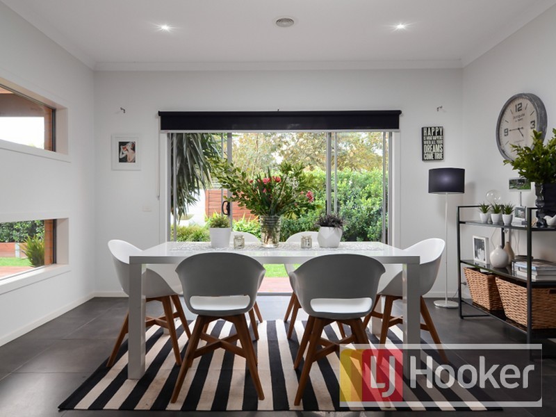 10 Norris Grove, Berwick VIC 3806