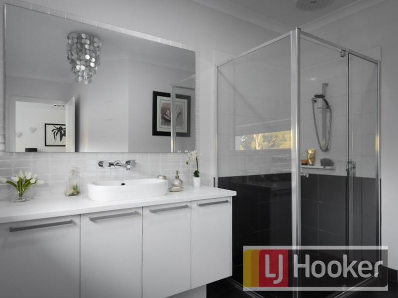 10 Norris Grove, Berwick VIC 3806