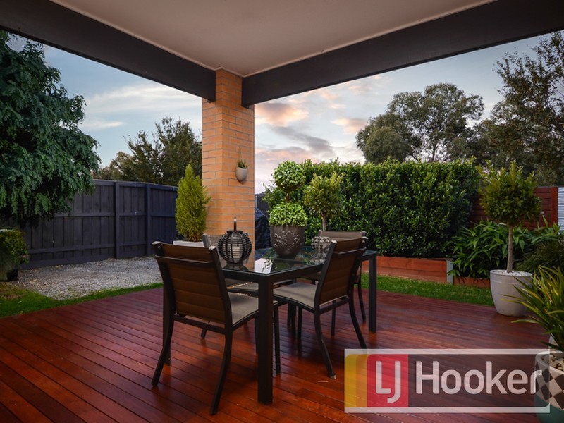 10 Norris Grove, Berwick VIC 3806