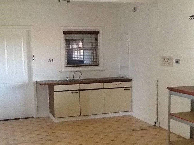 9 Mahon Avenue, Beaconsfield VIC 3807