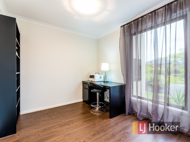 5 Fleuve Rise, Clyde North VIC 3978