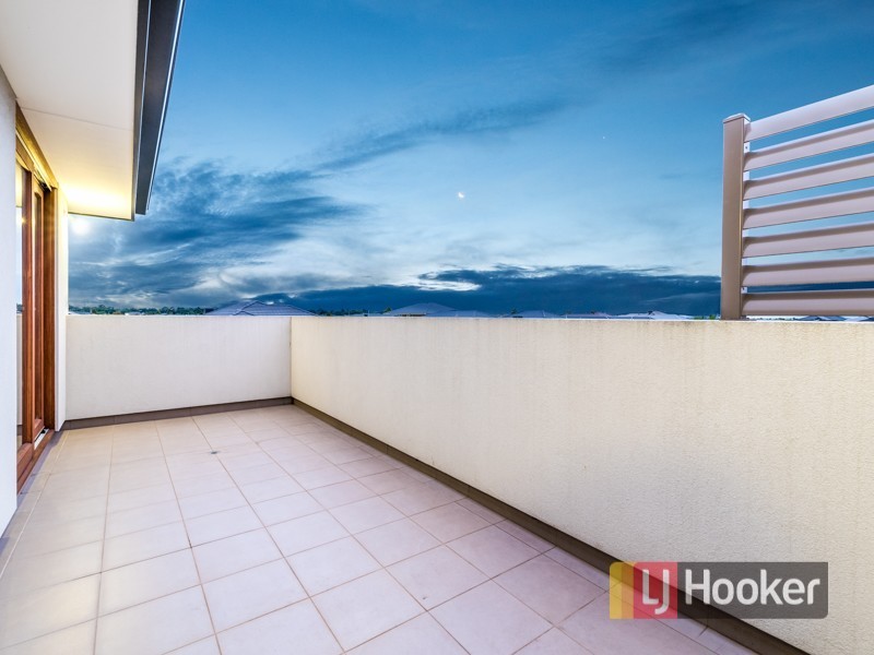 5 Fleuve Rise, Clyde North VIC 3978