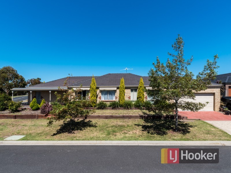 7 Willowbank Place, Cranbourne East VIC 3977