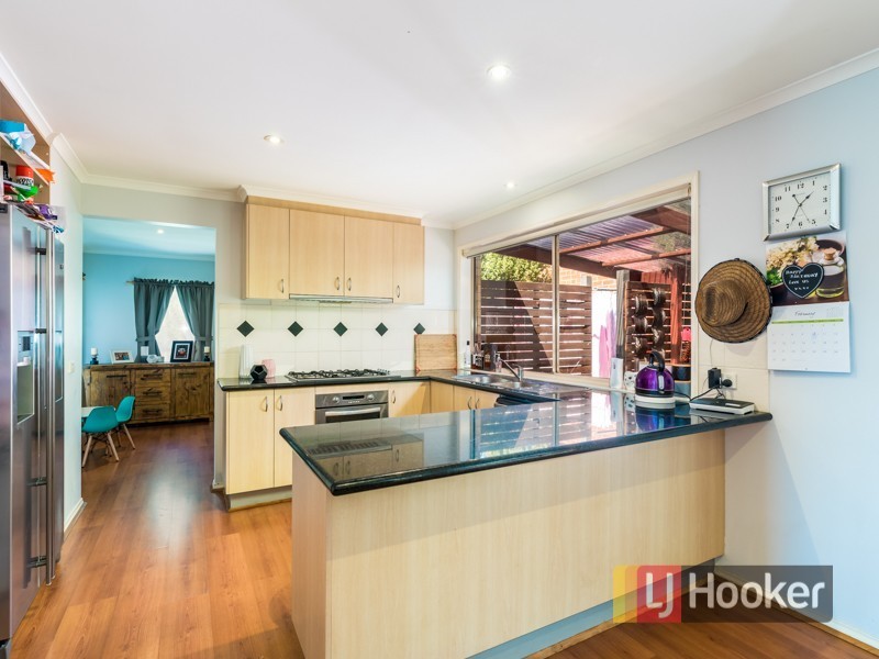 7 Willowbank Place, Cranbourne East VIC 3977