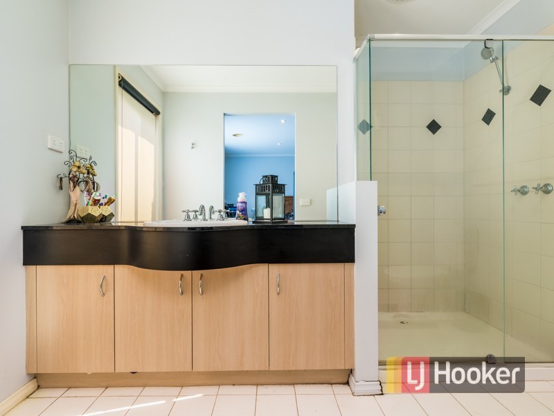 7 Willowbank Place, Cranbourne East VIC 3977