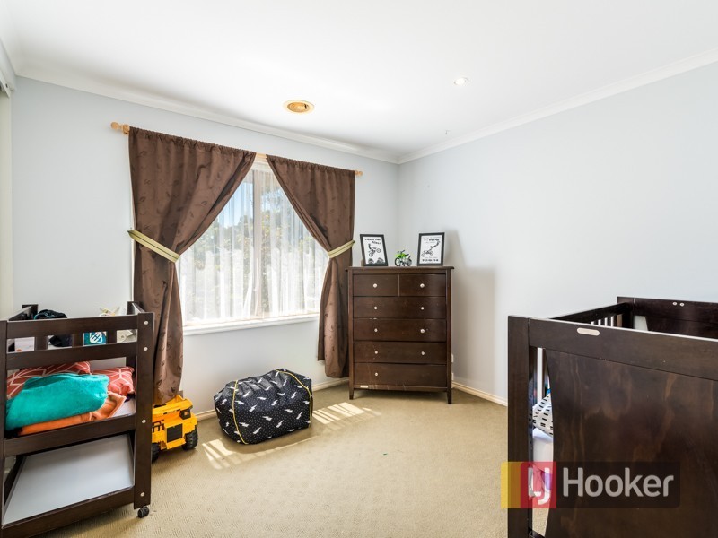 7 Willowbank Place, Cranbourne East VIC 3977