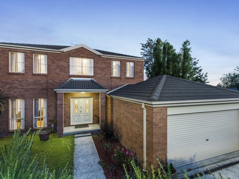 7 Heard Close, Berwick VIC 3806
