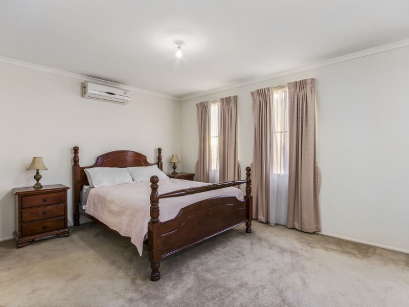 7 Heard Close, Berwick VIC 3806