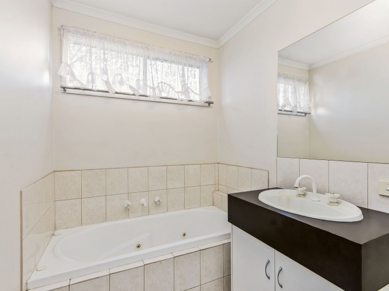 7 Heard Close, Berwick VIC 3806