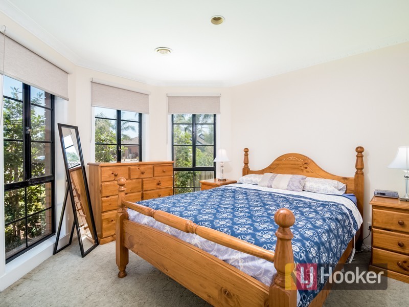 16 Julia Court, Cranbourne North VIC 3977