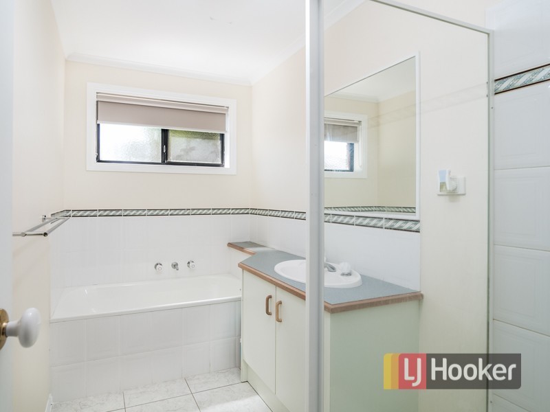 16 Julia Court, Cranbourne North VIC 3977