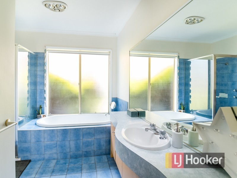 29 Valley View Crescent, Berwick VIC 3806