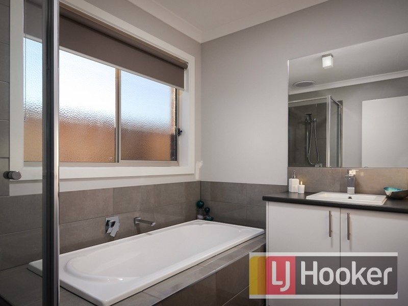 5 Rimple Way, Beaconsfield VIC 3807