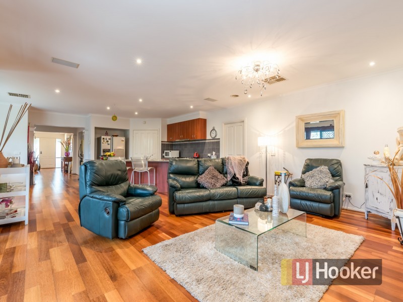 23 Riviera Drive, Berwick VIC 3806