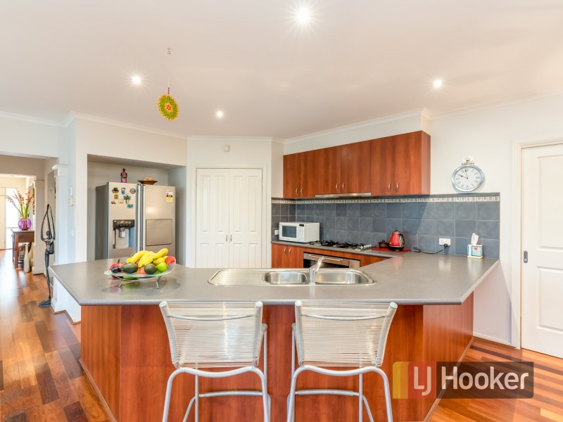 23 Riviera Drive, Berwick VIC 3806