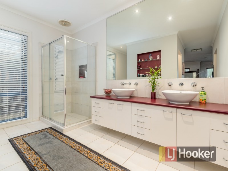 23 Riviera Drive, Berwick VIC 3806