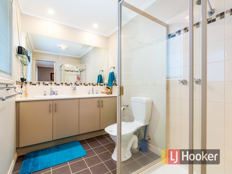 21 Daventry Court, Berwick VIC 3806