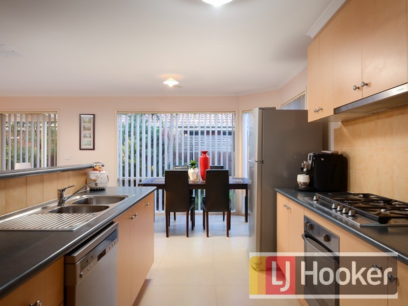 25 Bounty Way, Berwick VIC 3806