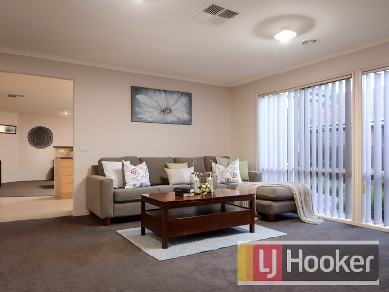 25 Bounty Way, Berwick VIC 3806