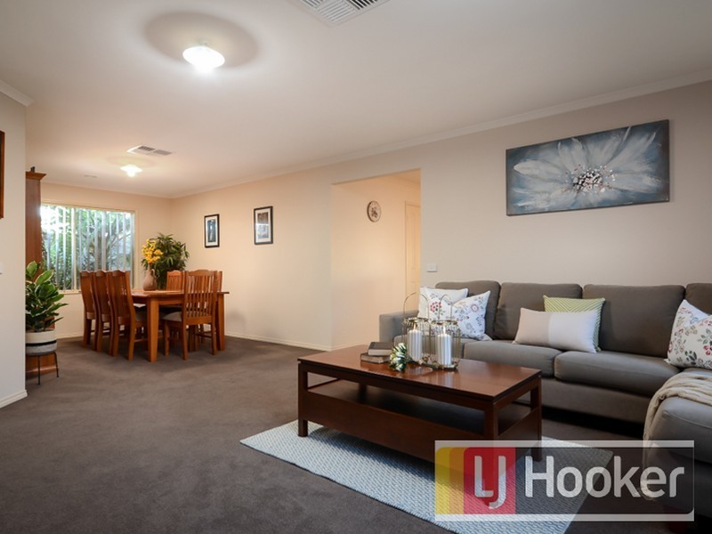 25 Bounty Way, Berwick VIC 3806