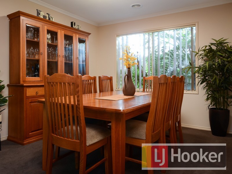 25 Bounty Way, Berwick VIC 3806