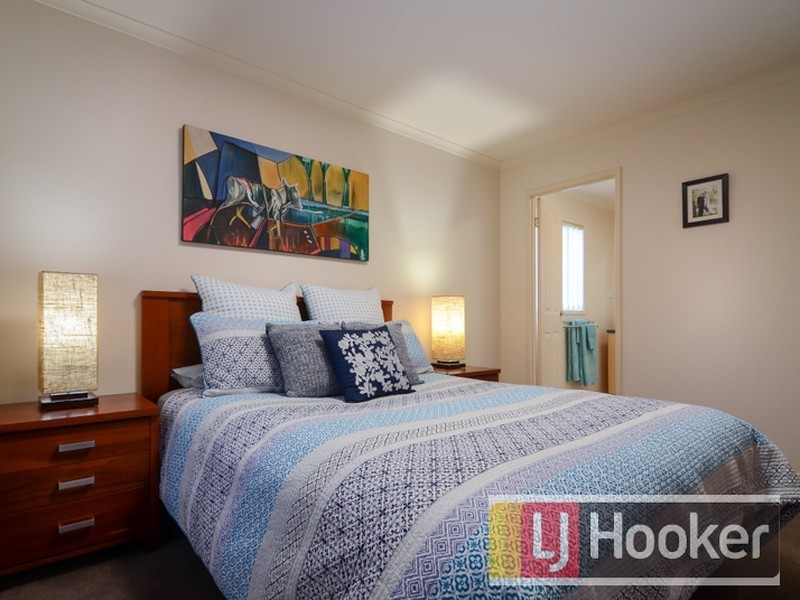 25 Bounty Way, Berwick VIC 3806