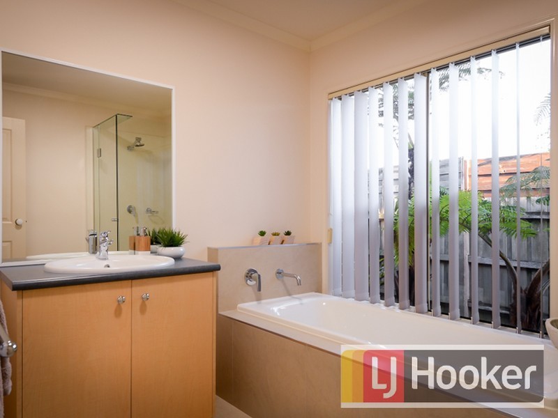 25 Bounty Way, Berwick VIC 3806