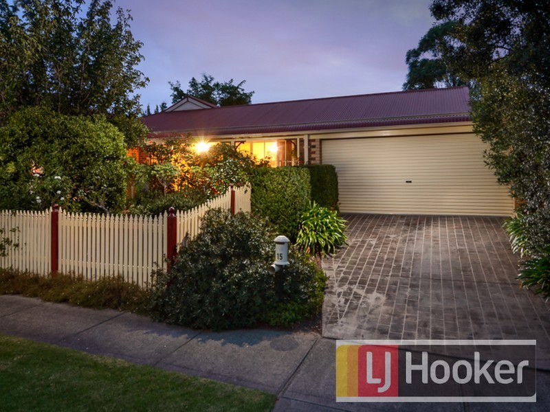15 Shamrock Close, Narre Warren South VIC 3805