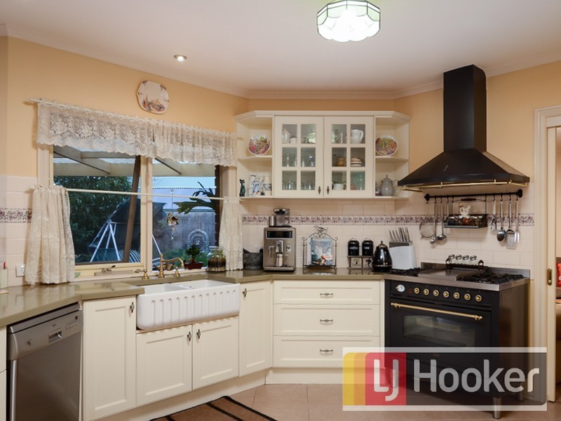 15 Shamrock Close, Narre Warren South VIC 3805