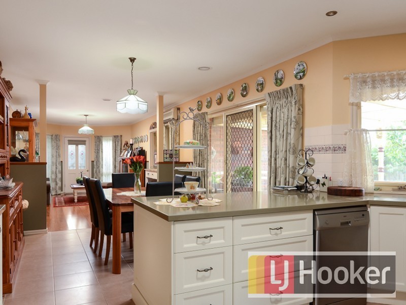 15 Shamrock Close, Narre Warren South VIC 3805