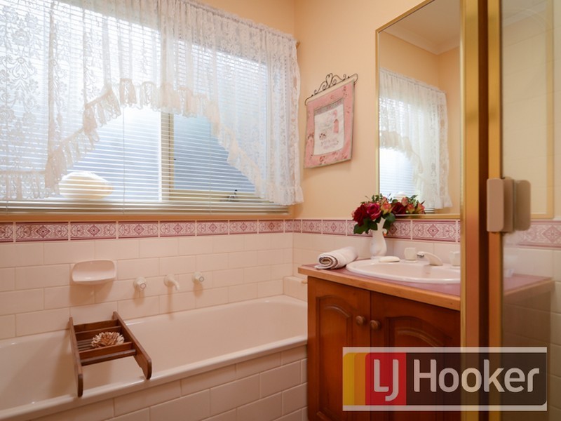 15 Shamrock Close, Narre Warren South VIC 3805