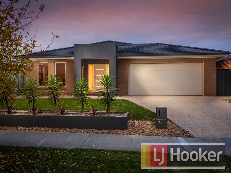 94 Skyline Way, Berwick VIC 3806