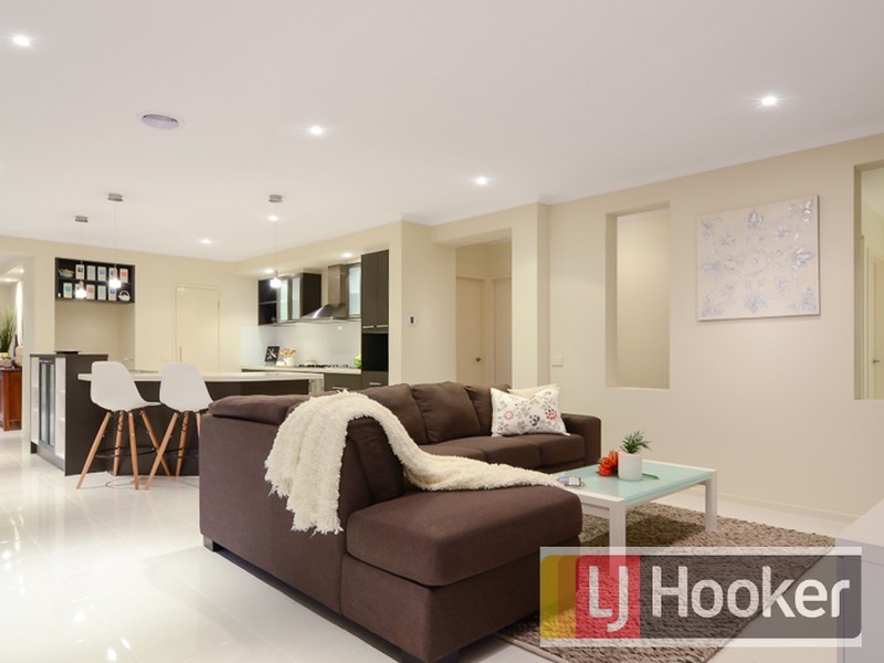 94 Skyline Way, Berwick VIC 3806