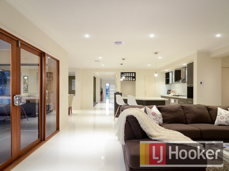 94 Skyline Way, Berwick VIC 3806