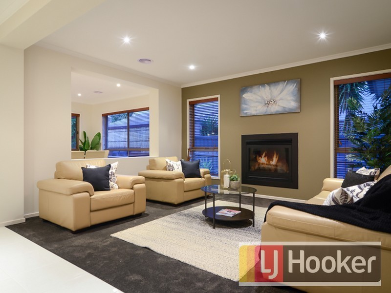 94 Skyline Way, Berwick VIC 3806