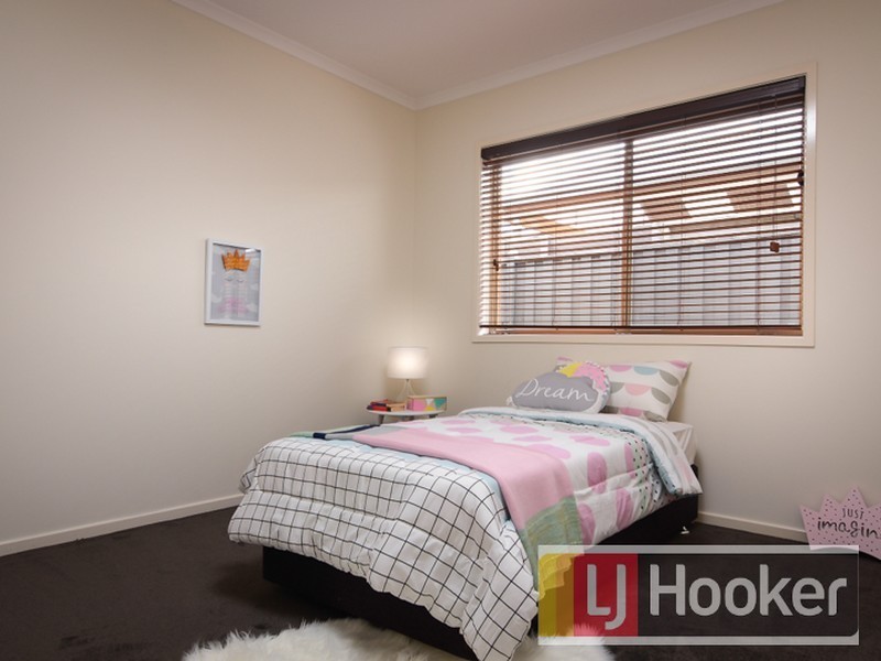 94 Skyline Way, Berwick VIC 3806