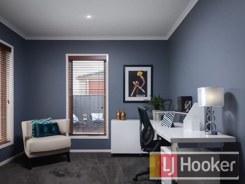 94 Skyline Way, Berwick VIC 3806