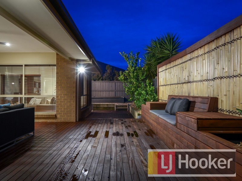 94 Skyline Way, Berwick VIC 3806