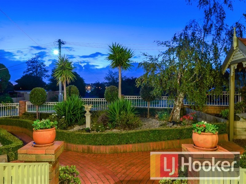 7 Mahon Avenue, Beaconsfield VIC 3807