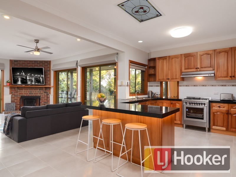 7 Mahon Avenue, Beaconsfield VIC 3807