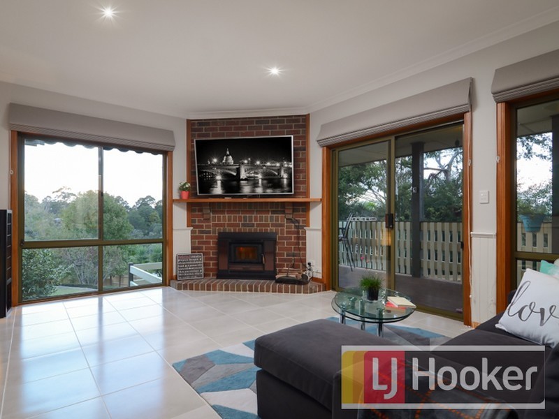 7 Mahon Avenue, Beaconsfield VIC 3807