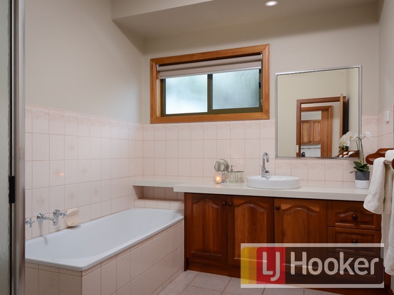 7 Mahon Avenue, Beaconsfield VIC 3807