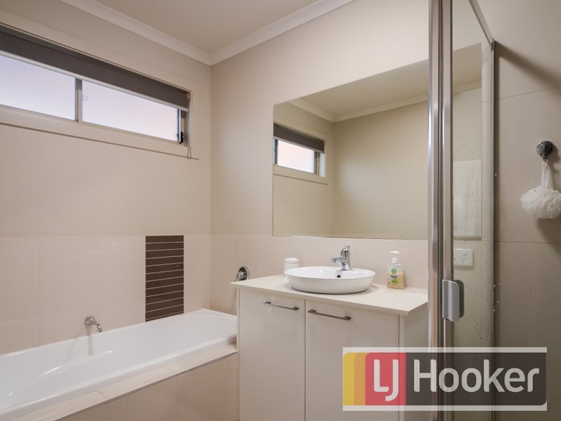 1/12 Kilvington Court, Berwick VIC 3806