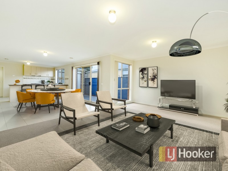13 Dianella Close, Pakenham VIC 3810