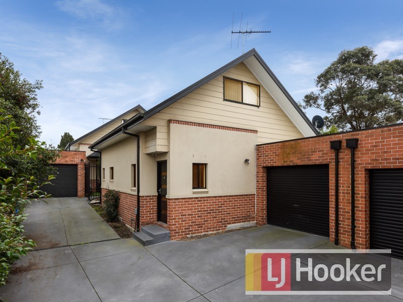 2/11 Laburnum Grove, Doveton VIC 3177